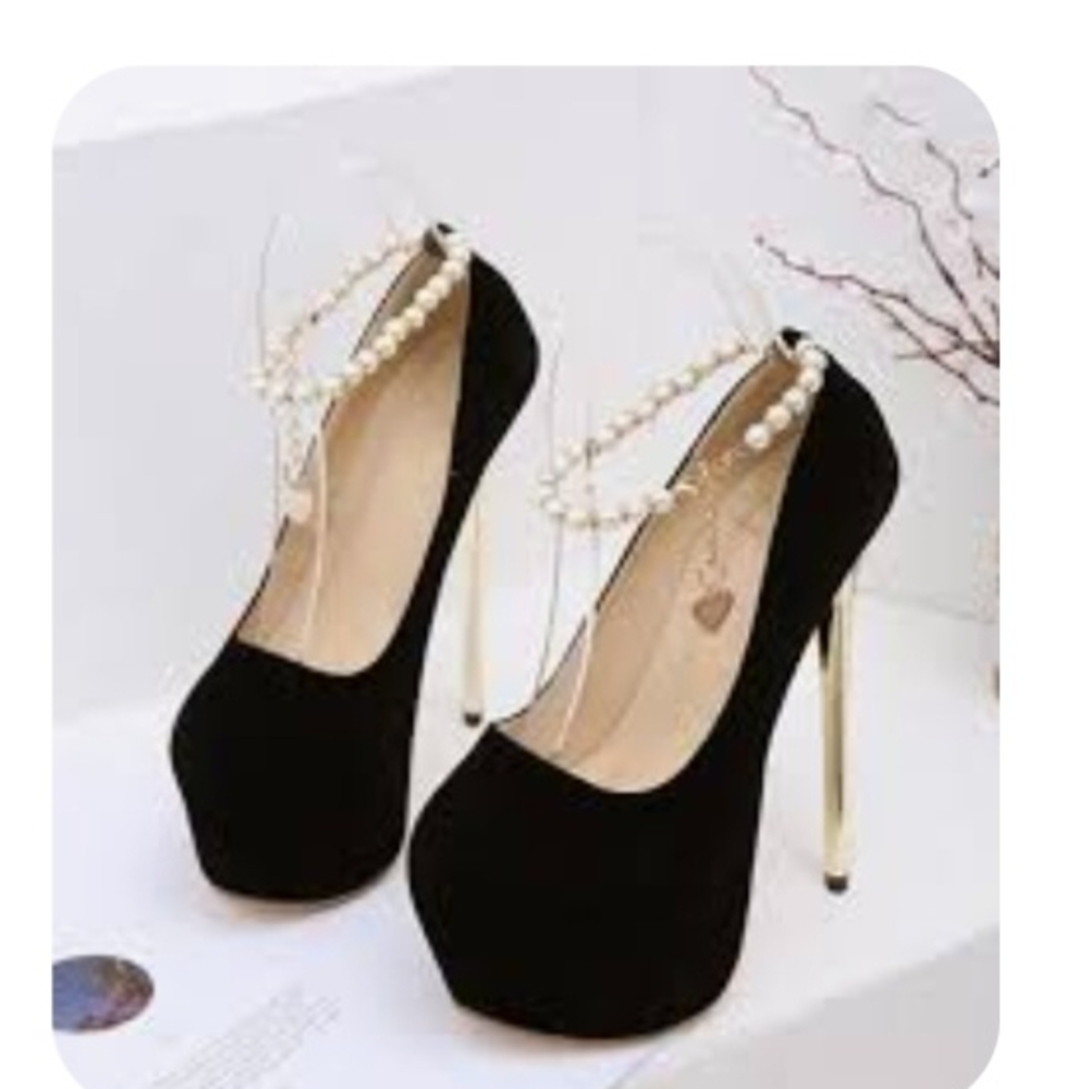 No Boundaries Black Heels with Pearl Strap